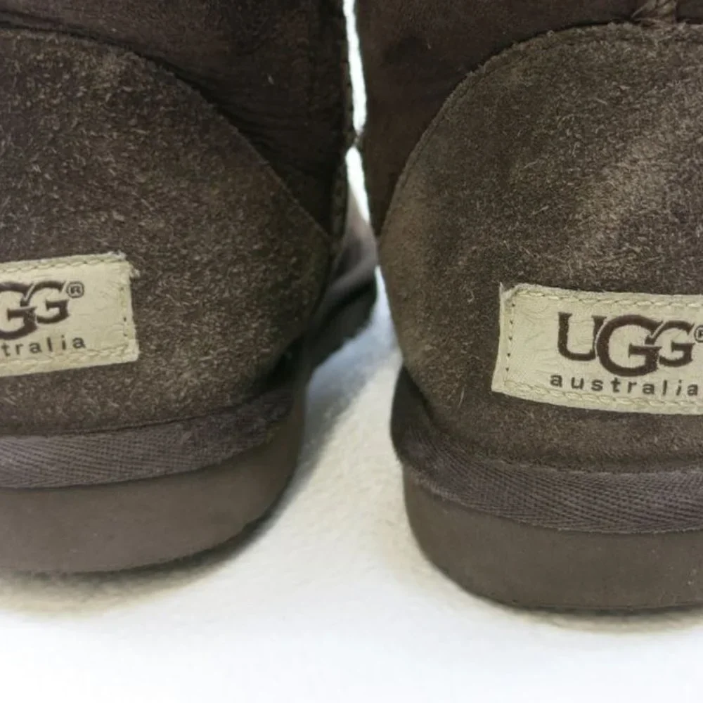 UGG Australia Classic Short Insulated Winter Boots Big Kids sz 4 - Picture 3 of 6